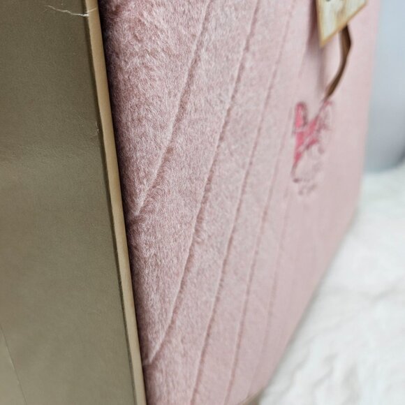 Celine Pink Blanket - Picture 15 of 17